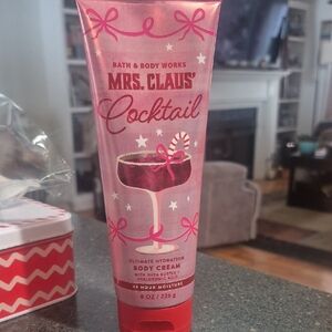 Bath & Body Works Mrs. Claus' Cocktail Body Cream - Red and Pink